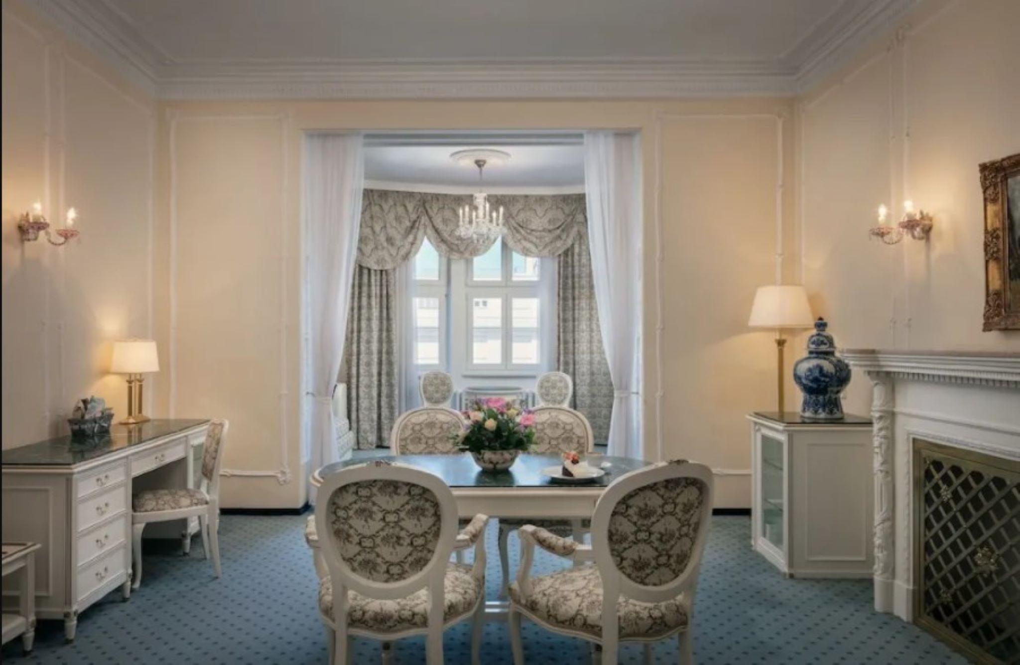 Ambassador Zlata Husa Praga Zewnętrze zdjęcie A room at the hotel