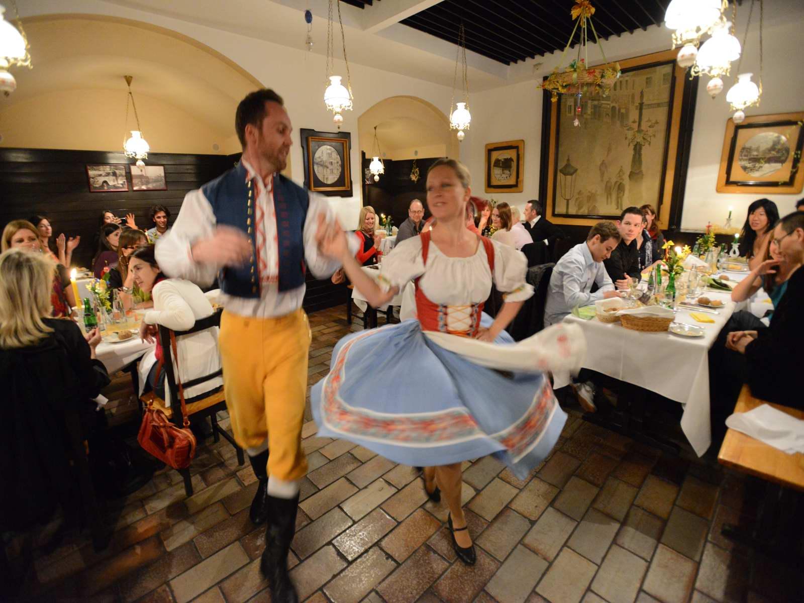 Ambassador Zlata Husa Praga Zewnętrze zdjęcie Polka dance in Kraków