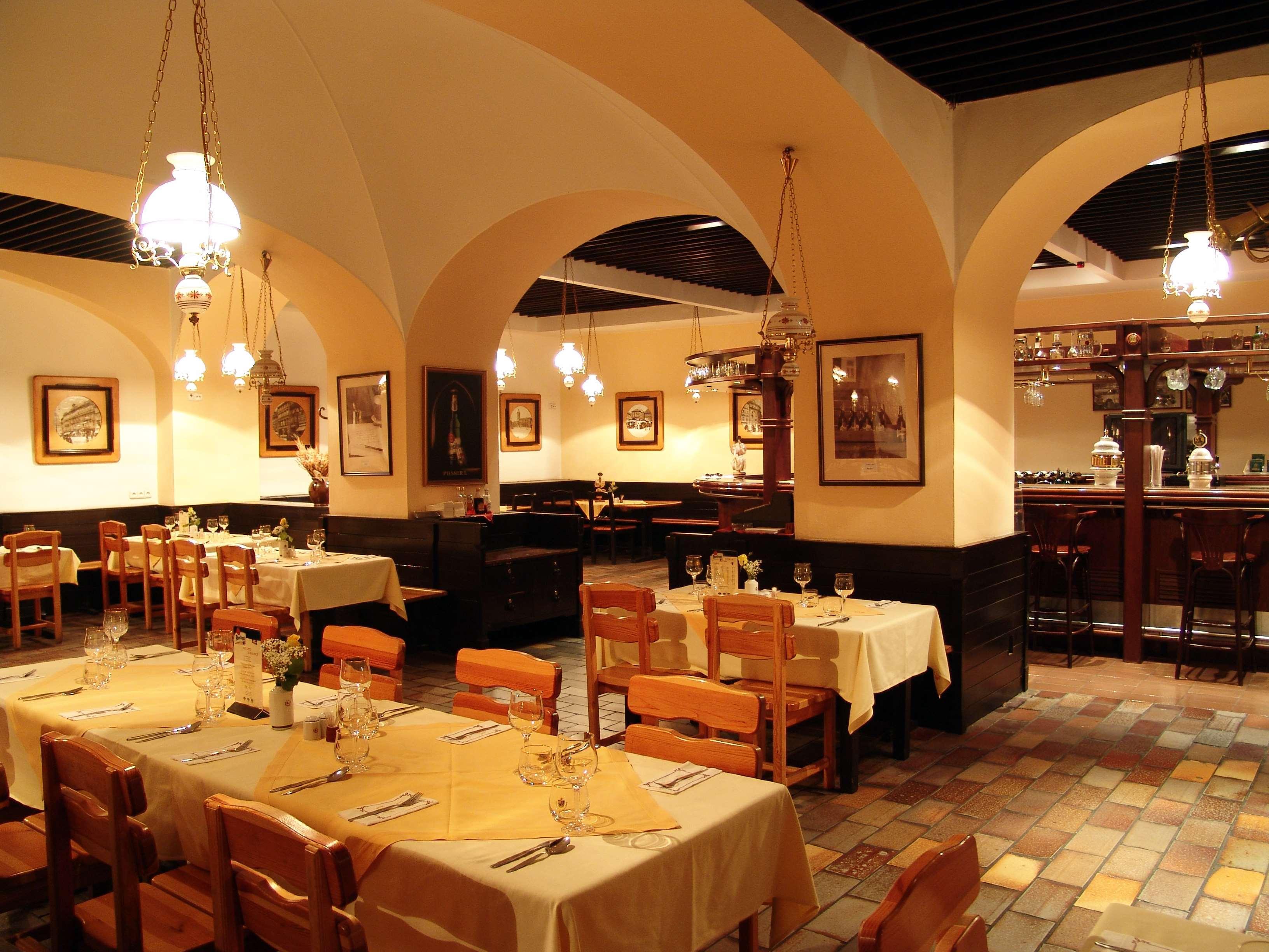 Ambassador Zlata Husa Praga Zewnętrze zdjęcie Restaurant interior