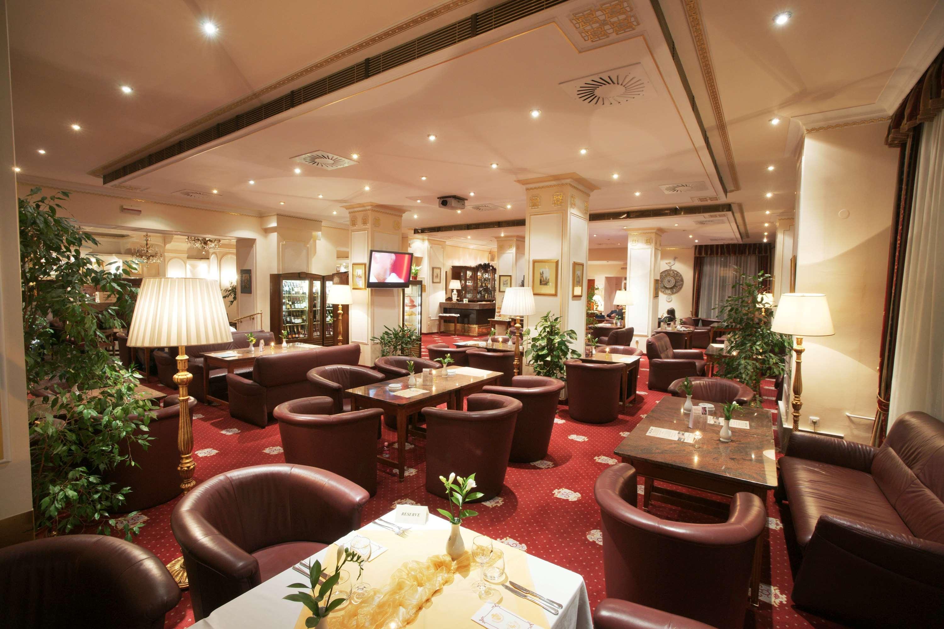 Ambassador Zlata Husa Praga Zewnętrze zdjęcie The lounge at the airport