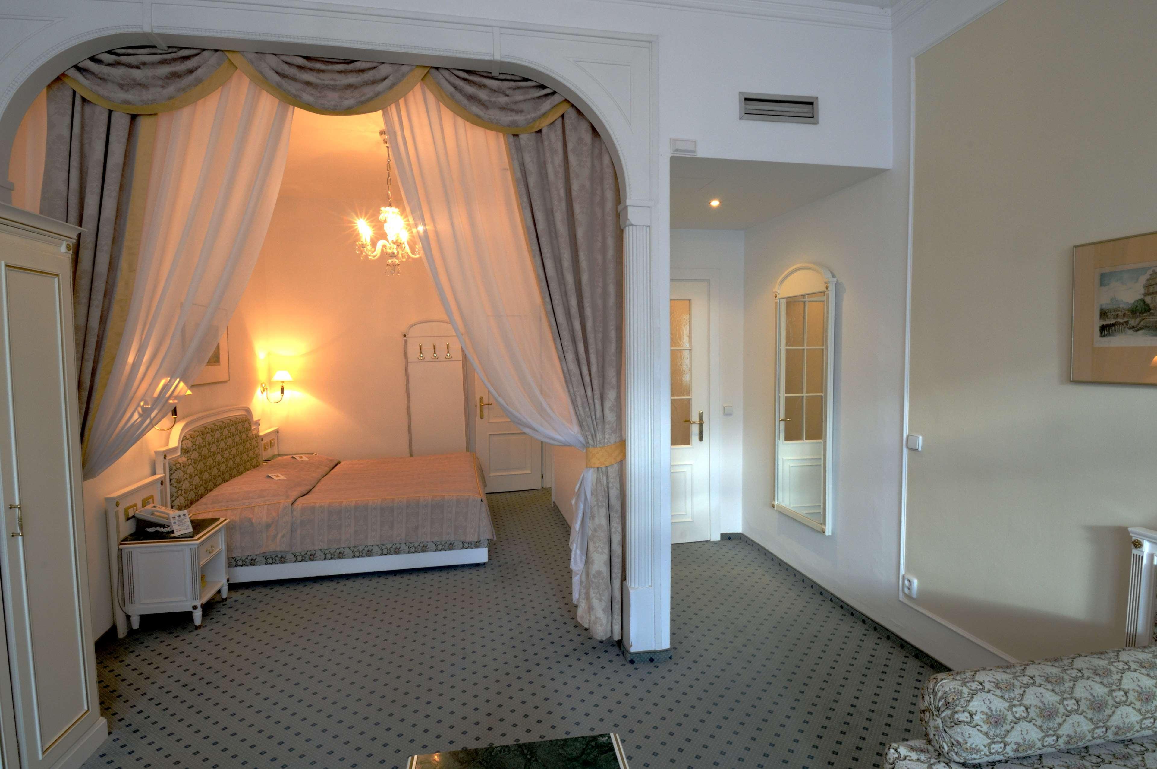 Ambassador Zlata Husa Praga Zewnętrze zdjęcie A room at the hotel