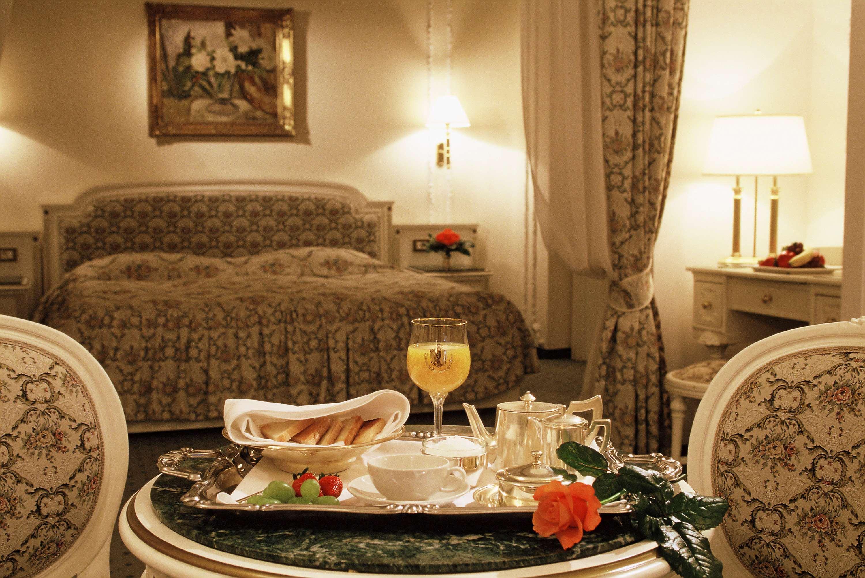 Ambassador Zlata Husa Praga Pokój zdjęcie A room at the hotel