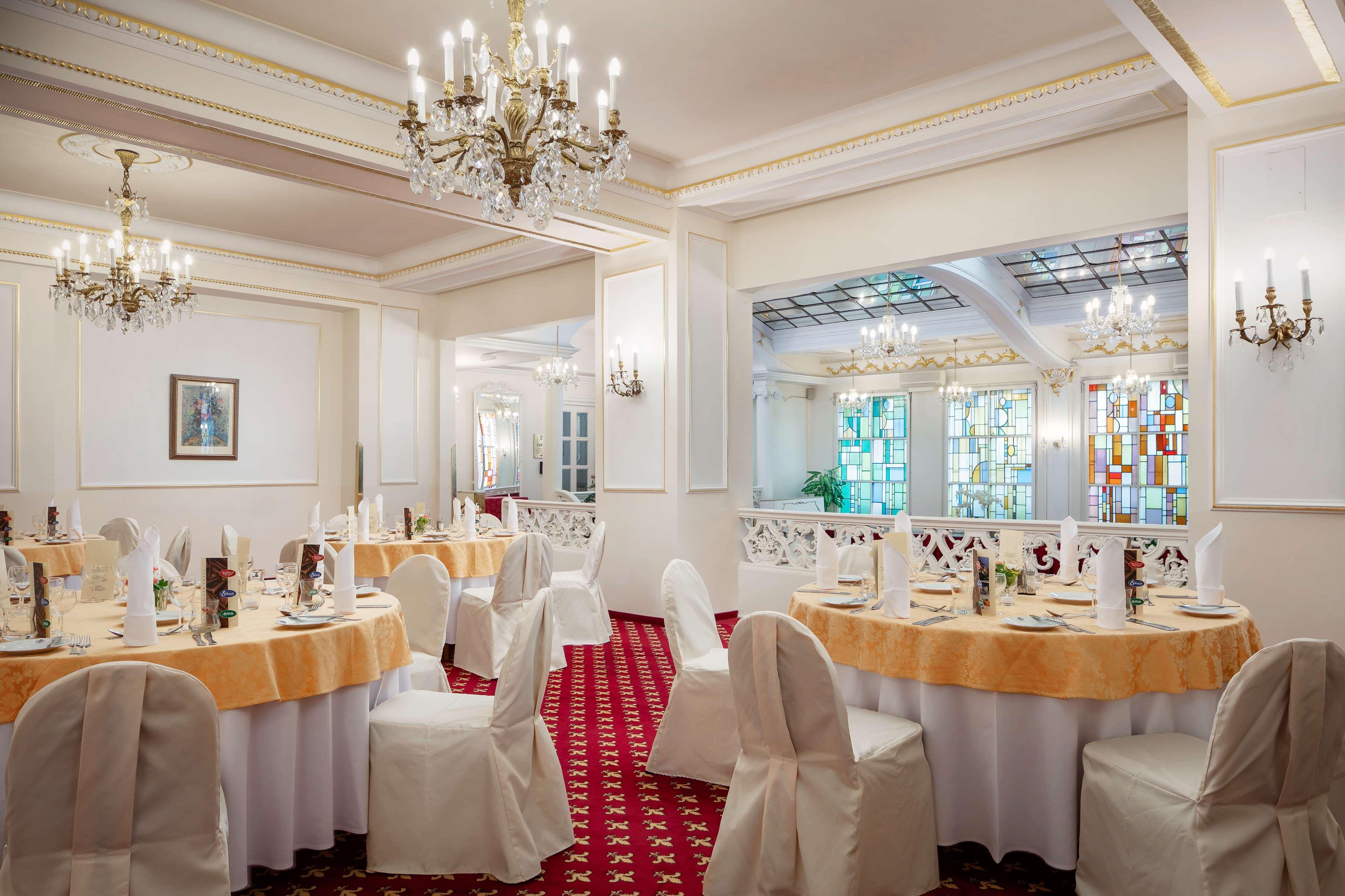 Ambassador Zlata Husa Praga Zewnętrze zdjęcie The restaurant