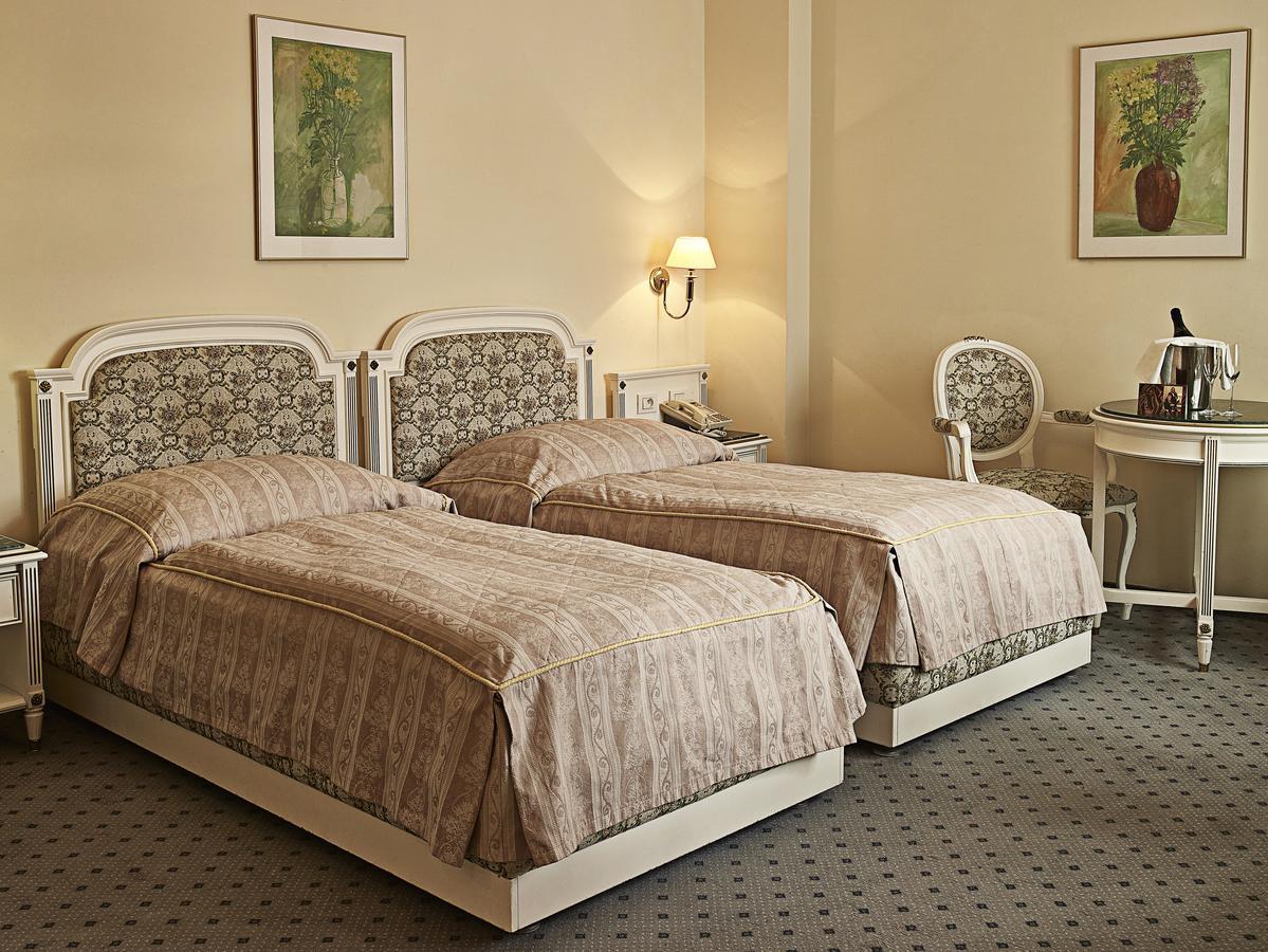 Ambassador Zlata Husa Praga Zewnętrze zdjęcie A room at the Grand Hotel