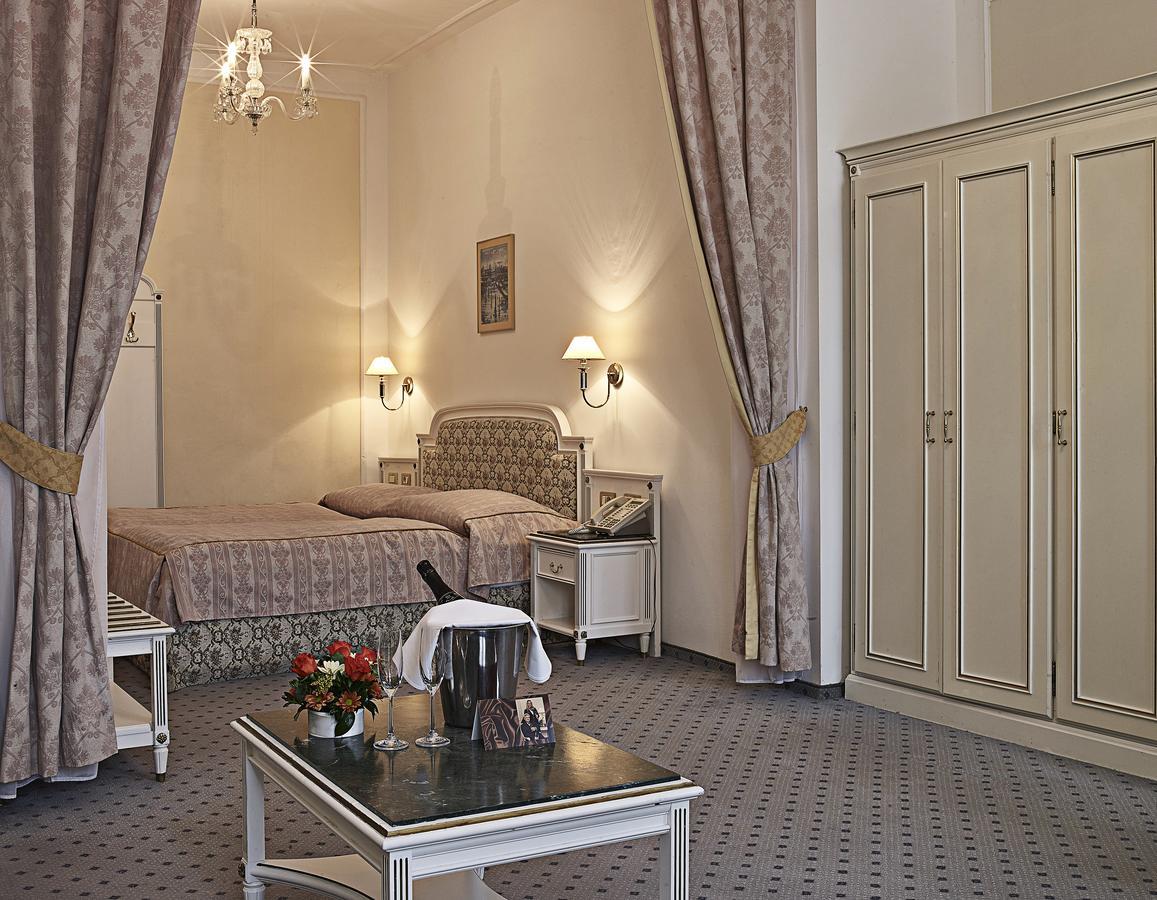 Ambassador Zlata Husa Praga Zewnętrze zdjęcie A room at the hotel