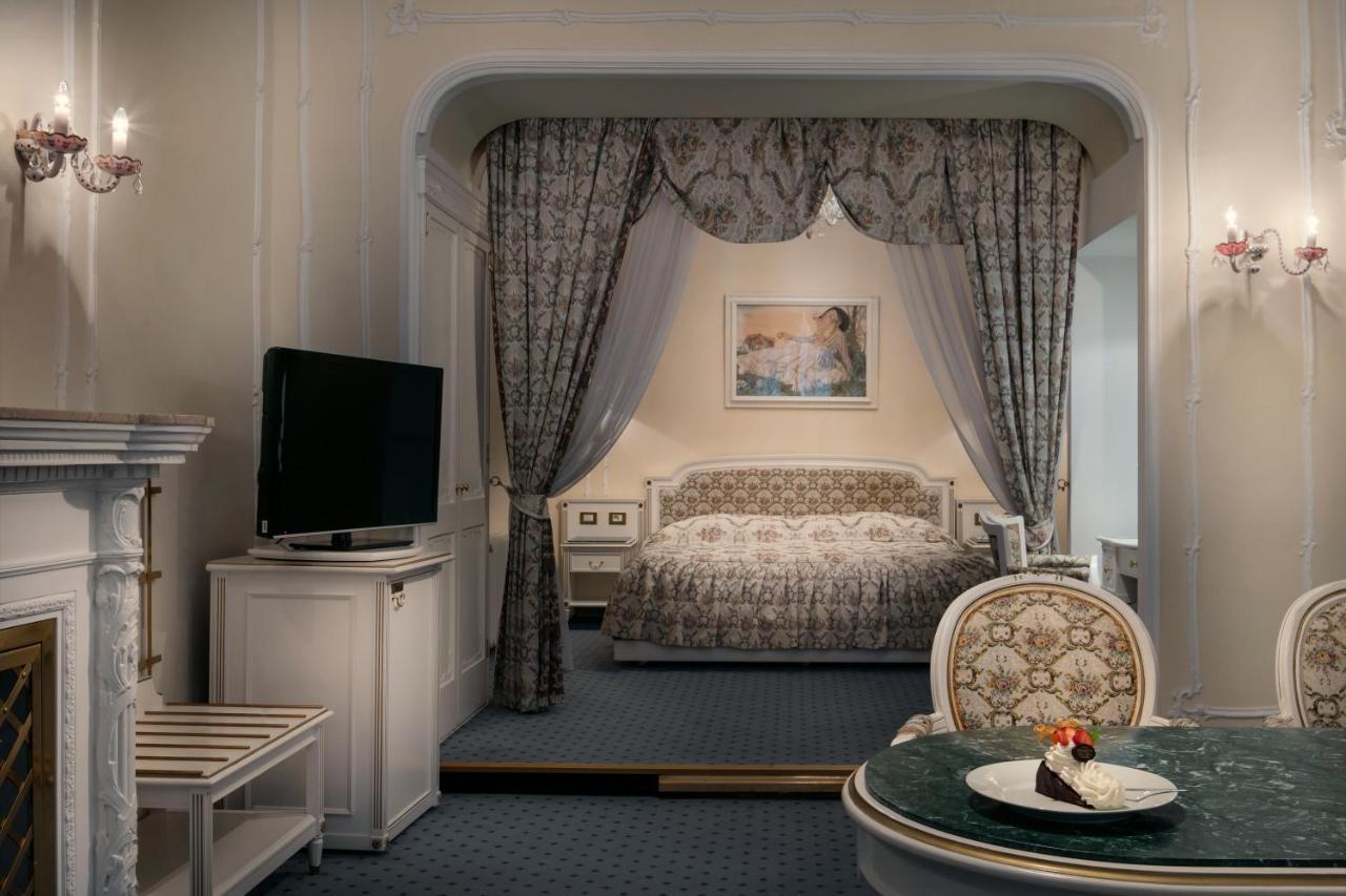 Ambassador Zlata Husa Praga Zewnętrze zdjęcie A room at the hotel